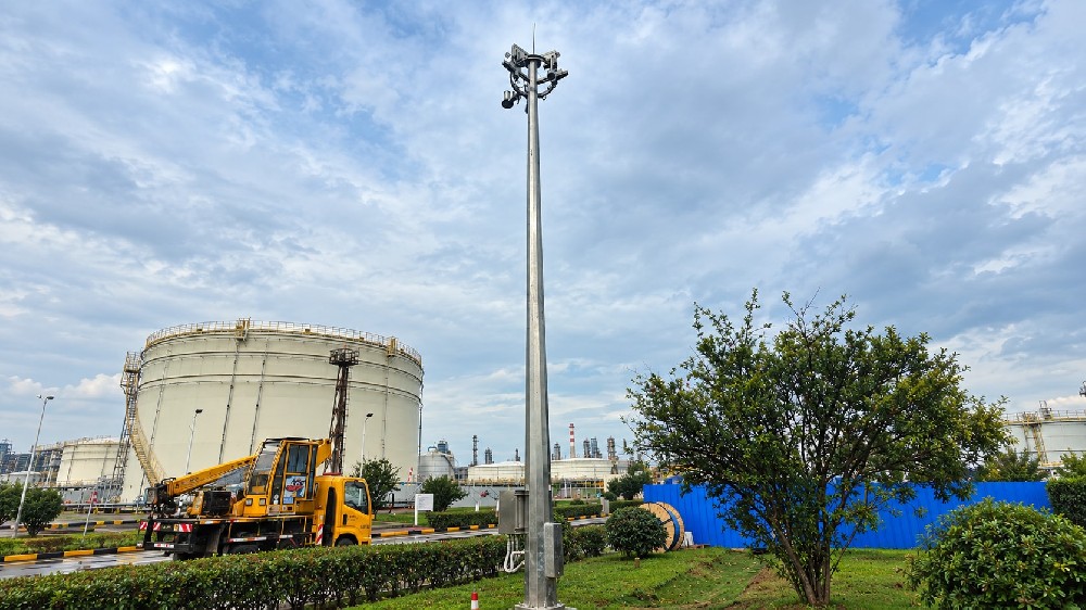 Shandong Huangdao Oil Depot Lifting CCTV Pole Project