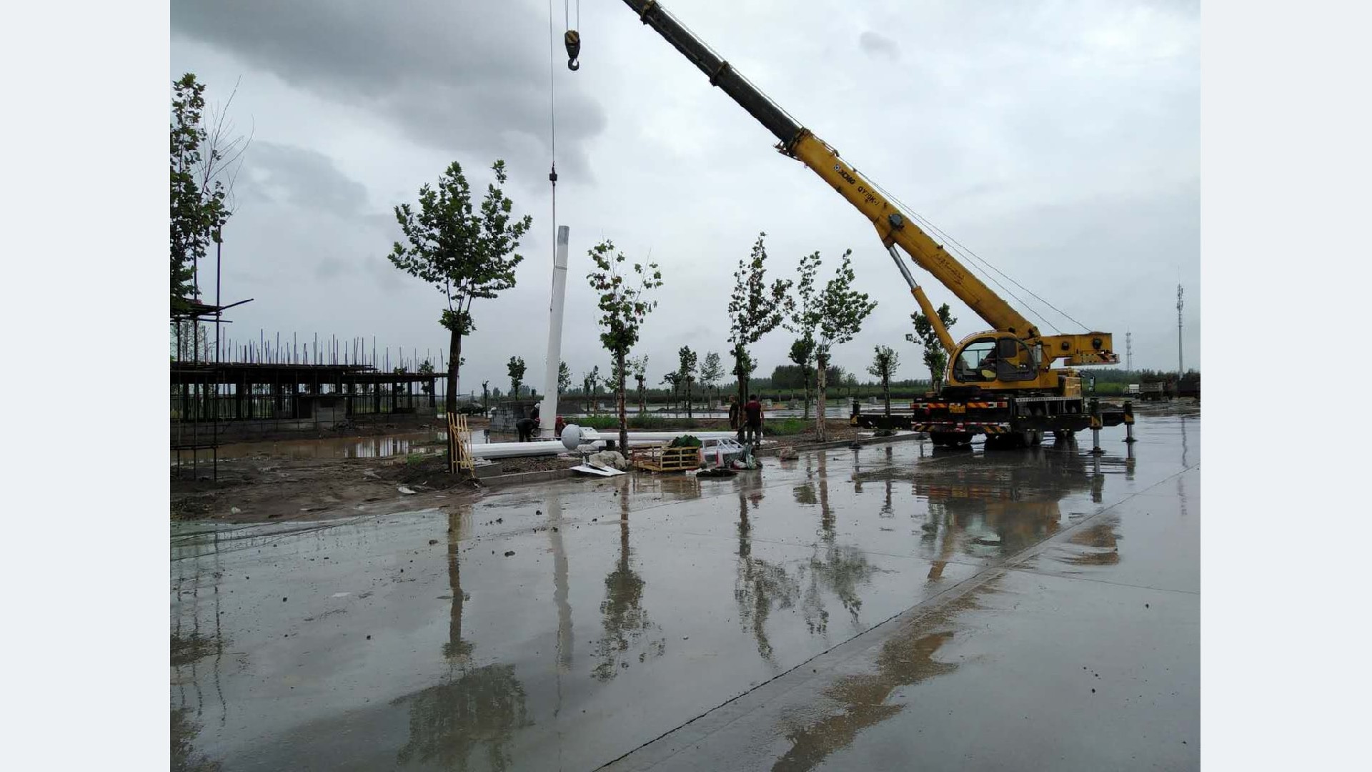 High_Mast_Installation_Full_Frame_2048x1152-tuya-4.jpg