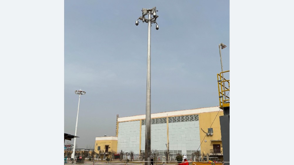 Lowerable Surveillance Mast