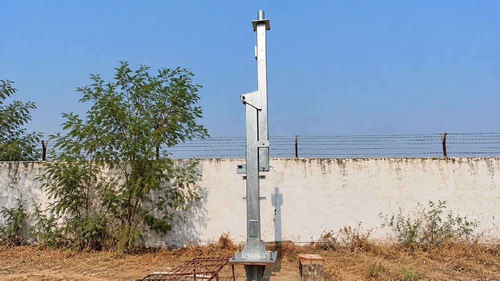 Mid-Hinged Lighting Pole