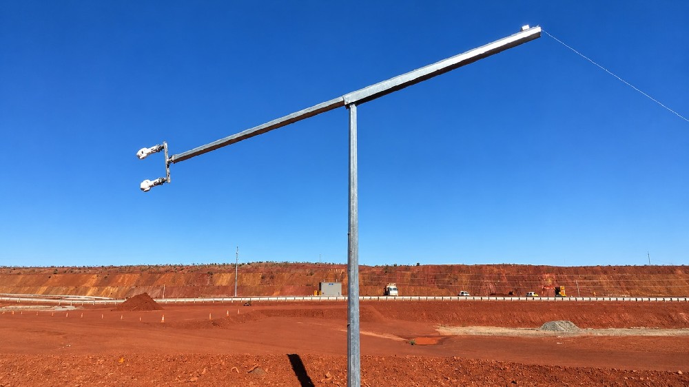 Mid-Hinged Surveillance Pole
